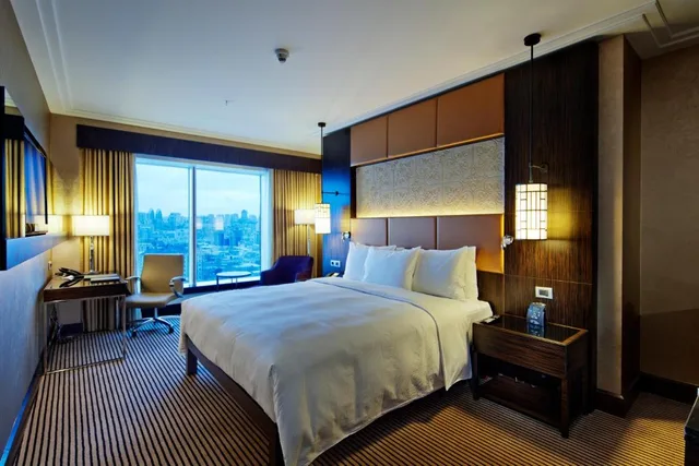 Standard, Double Bed, Hilton Baku 1/2