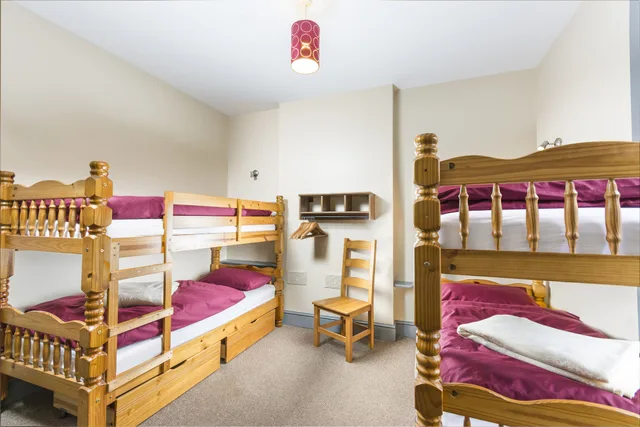 Private, Quadruple, 2 Bunk Beds، Llangollen Hostel 2/6