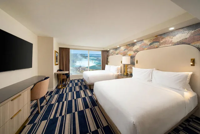 Suite, 3 Beds, Falls View، Embassy Suites By Hilton Niagara Falls Fallsview 1/3