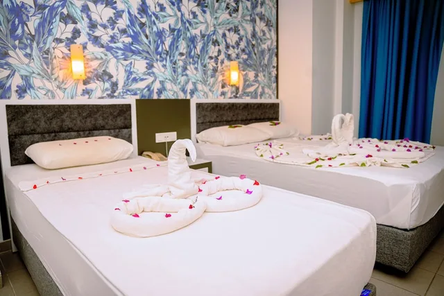 غرفة قياسية بسريرين منفصلين بإطلالة على المسبح، Azak Beach Hotel 3/9