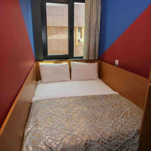 Budget, Double Bed, Quantum Hotel 5/9