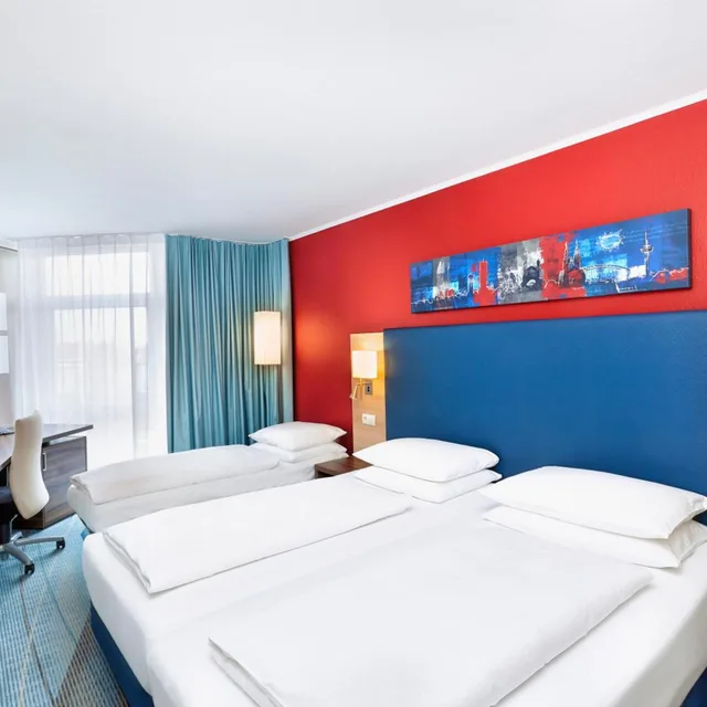 غرفة كومفورت ثلاثية بسرير فردي، H Hotel Koln Bruhl 2/10