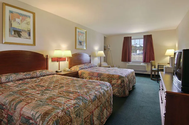 غرفة بسريرين مزدوجين، Howard Johnson By Wyndham Williamstown 1/1