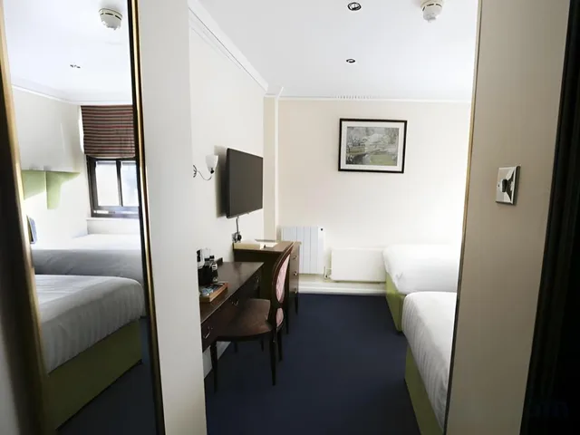 غرفة ثلاثية بسرير مزدوج وسرير فردي، The Cheshire Hotel 4/10