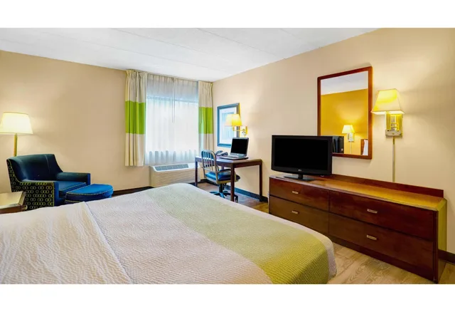 غرفة بسرير كينج، Motel6 Milford, CT 4/5