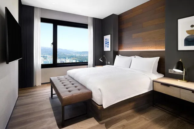 جناح بسرير كينج بإطلالة على المدينة بغرفة نوم واحدة، Four Points by Sheraton Josun, Seoul Myeongdong 1/2