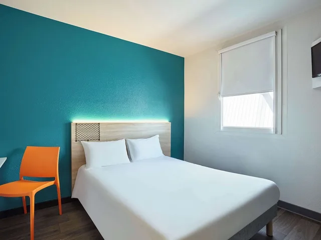 Tande, Double Bed, Shared Bathroom، Hotelf1 Chilly Mazarin Les Champarts 3/10