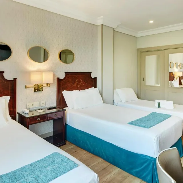 غرفة بسرير مزدوج مع سرير إضافي، Sercotel Gran Hotel Conde Duque 7/10