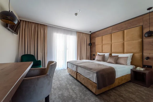 Deluxe, Double or Twin Bed, Valley View, Balcony، Hotel Mirjana & Rastoke 4/5