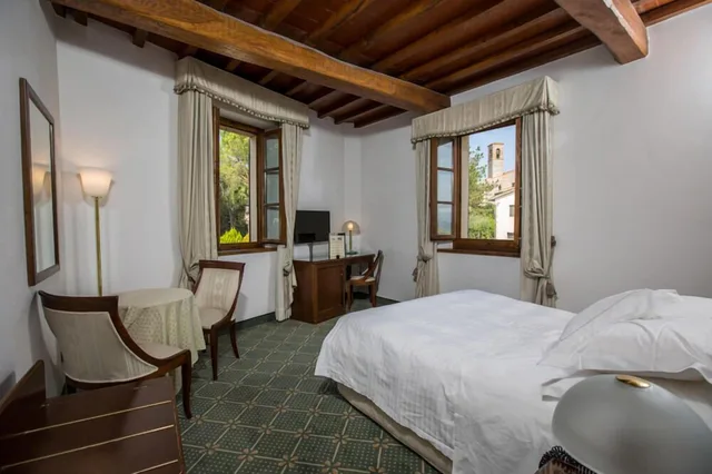 غرفة قياسية بسرير مزدوج، VIlla San Lucchese 3/10