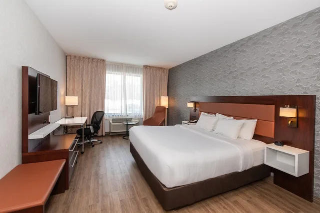 غرفة قياسية بسرير كينج، Quality Inn and Suites Val d Or, QC 4/9