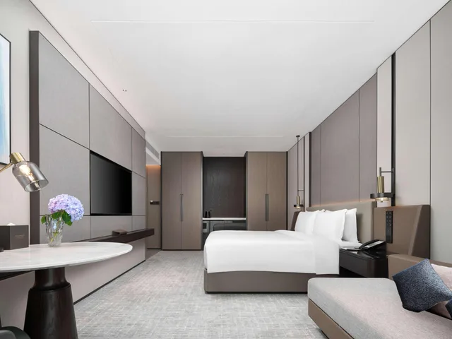 غرفة ديلوكس بسرير كينج، Grand Mercure Wuhan International Expo Center 2/2