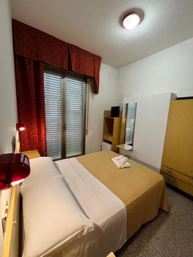 Small Double, Side Sea View, Balcony، Hotel Columbia Frontemare 1/4