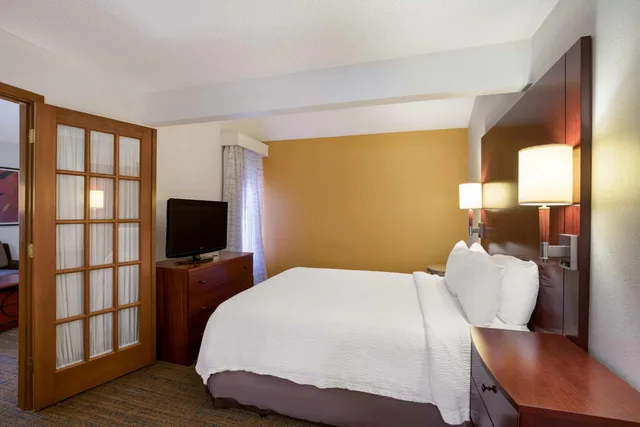 جناح بسريرين كوين مع أريكة، SenS Suites Livermore, SureStay Collection by Best Western 4/6