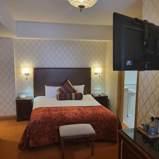 Room, Double Bed, Lawlors of Naas 3/10