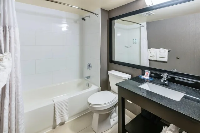 Standard, 2 Queen Beds, Ground Floor, Comfort Inn Sudbury East 10/10