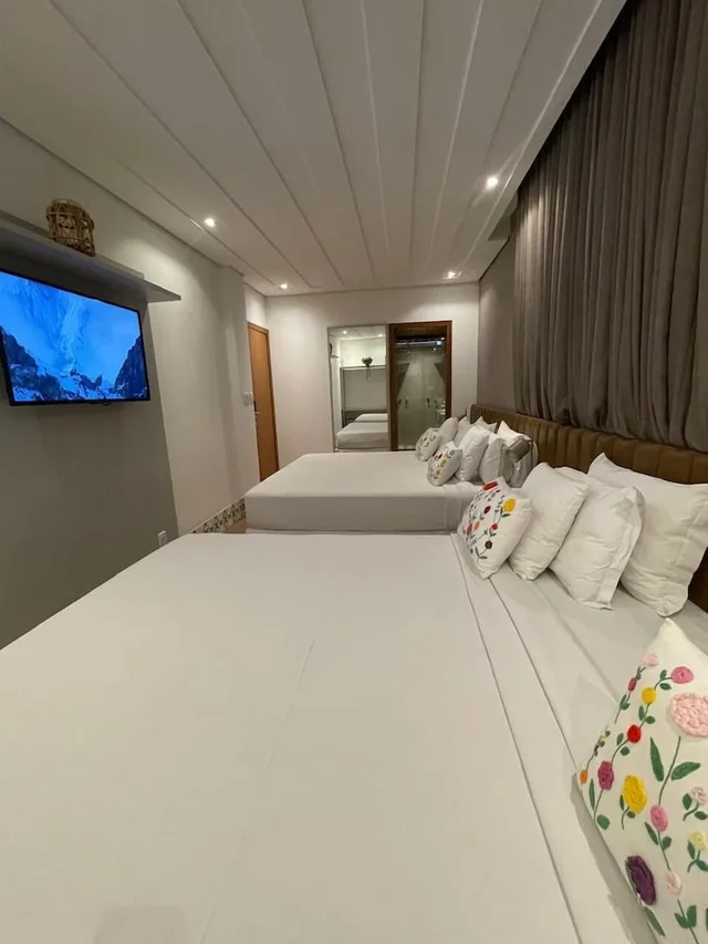 غرفة ديلوكس رباعية بسريرين كينج، Hotel Estilo de Minas 1/6