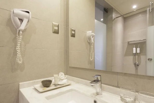 غرفة سوبيريور ثلاثية بثلاثة أسرّة بإطلالة على البحر، HOTEL COSTAUSTRALIS 9/10