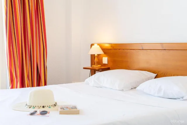 one bedroom apartment sea view، OLYDEA Saint Pierre la mer Neptune 1/2