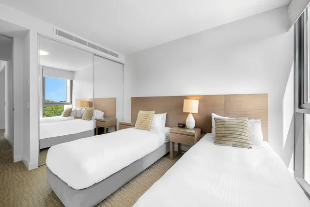 Oaks Redcliffe Mon Komo Suites, North Lakes, Narangba 29/77