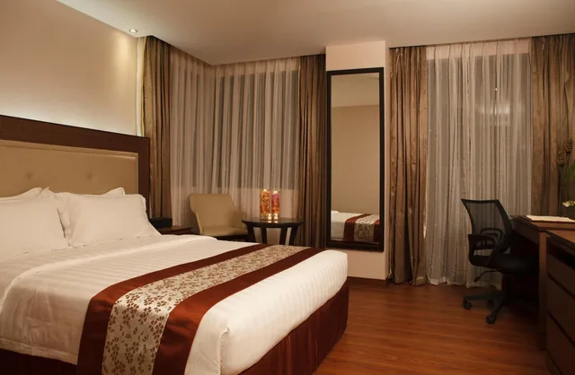 Deluxe, Queen Bed, Ace Hotel And Suites 1/4