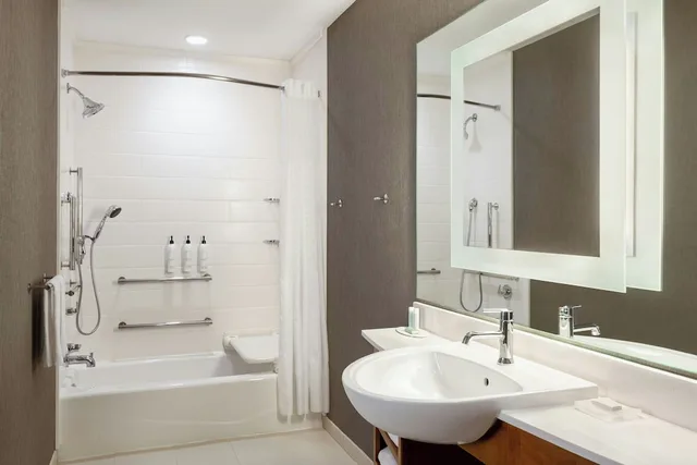 استوديو بسرير كينج مع أريكة، Springhill Suites Los Angeles Burbank/downtown 7/8