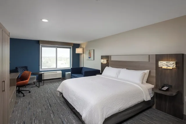 غرفة قياسية بسرير فردي، Holiday Inn Express & Suites Hawaiian Gardens 1/5
