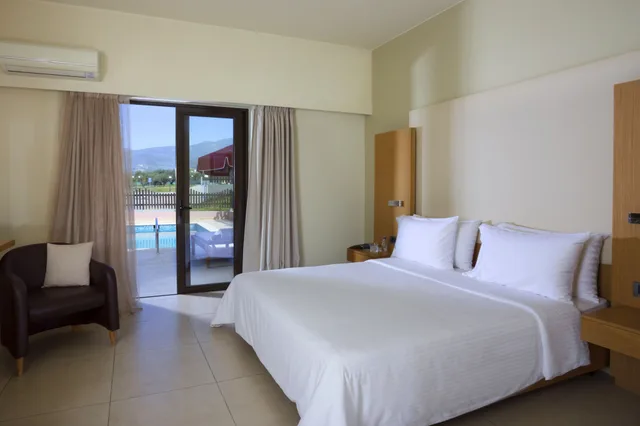 غرفة سوبيريور بسرير مزدوج بمسبح خاص، Elite City Resort 1/2