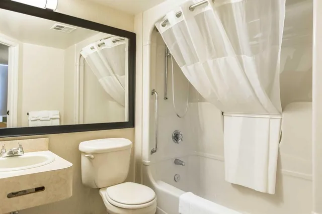 Upgrade, 2 Double Beds، Comfort Inn Yarmouth 7/8