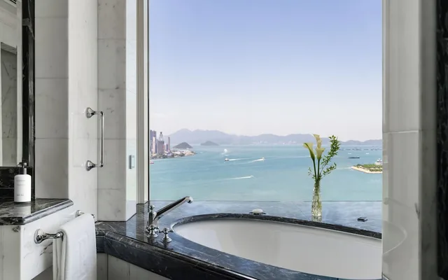جناح ديلوكس بسرير كينج بإطلالة على المرفأ، The Peninsula Hong Kong 6/9