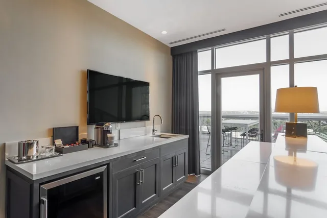 جناح فاخر بسرير كينج بشرفة، Omni Hotel At the Battery Atlanta 7/10