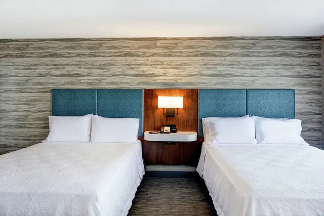 استوديو بسريرين كوين مع أريكة لذوي الإعاقة، Hampton Inn Moab 1/3