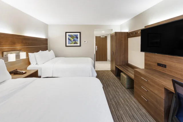 غرفة بسريرين كوين لذوي الإعاقة، Holiday Inn Express Hotel And Suites Providence Woonsocket 2/3