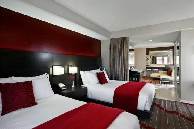 جناح، Hard Rock Hotel San Diego 2/7