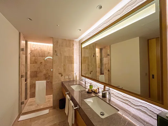 جناح جونيور بسرير مزدوج بإطلالة جزئية على البحر، Haven Riviera Cancun Resort & Spa All Inclusive - Adults Only 2/2