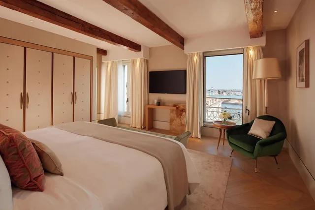 جناح بسرير كينج، The St. Regis Venice 1/4