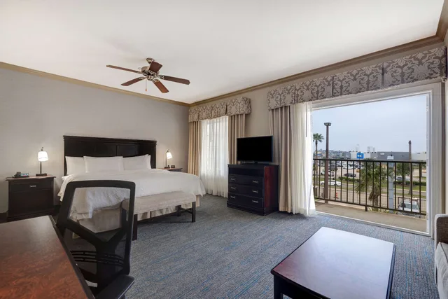 استوديو بسرير كينج بشرفة مع أريكة، Hampton Inn Suites Galveston 6/9