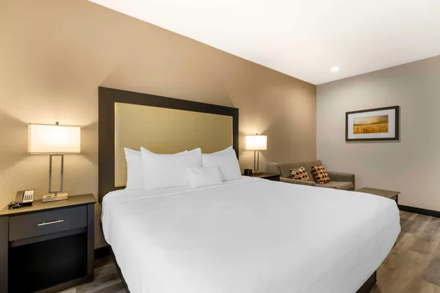 غرفة، Best Western Plus Des Moines West Inn & Suites 4/6