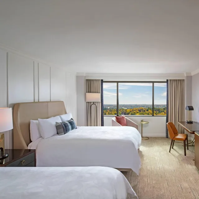غرفة بسريرين كوين بحوض استحمام لذوي الإعاقة، Jw Marriott Atlanta Buckhead 1/8