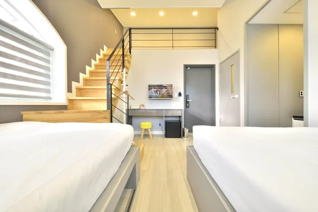 Family, Suite, 2 Double and Twin Beds، With U Hotel & Guesthouse 2/7