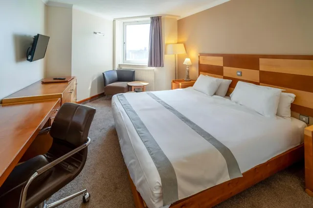Standard, Double Bed, Lateral Side Sea View، Grand Hotel Blackpool 1/2