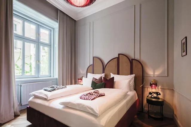 Deluxe, Double Bed, Hotel Josefine 2/20