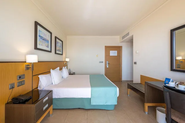 غرفة بسرير مزدوج أو سريرين منفصلين، Poseidon La Manga Hotel & Spa - Designed for Adults 1/10