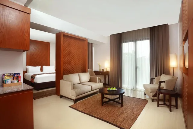Executive, Suite, Wimarion Hotel Semarang 4/6