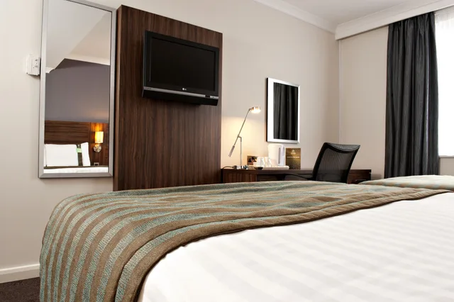 غرفة قياسية بسرير كينج لذوي الإعاقة، HOLIDAY INN LIVERPOOL 2/7