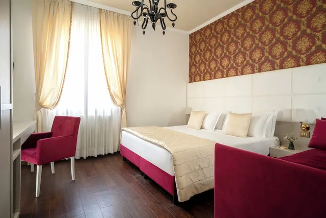 Double Deluxe, Hotel Re Enzo 3/10