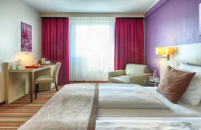 Superior, Double or Twin Bed, Leonardo Hotel Koln 7/10