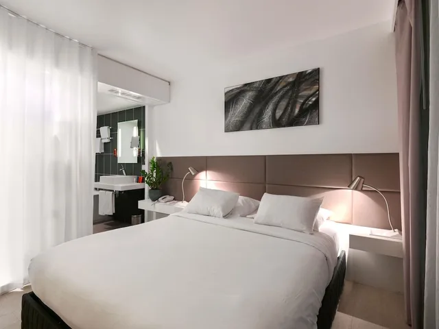 جناح سوبيريور بسرير مزدوج وسرير فردي، Novotel Suites Paris Issy Les Moulineaux 1/7