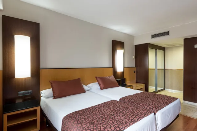 غرفة مفردة بسرير كوين، Catalonia Atenas Hotel 1/8