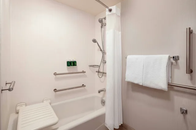 Room, Courtyard by Marriott San Jose Cupertino 4/5